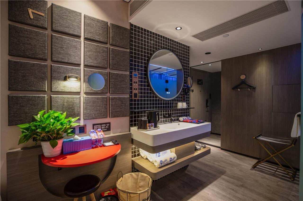 Fenk Attitude Hotel Guangzhou Railway Station מראה חיצוני תמונה